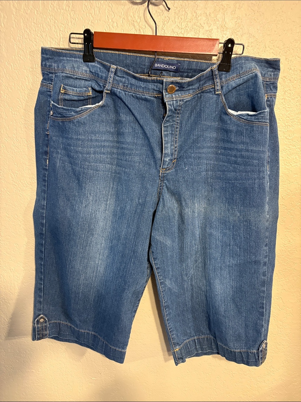 Bandolino brady Bermuda shorts w/pockets great condition size 14